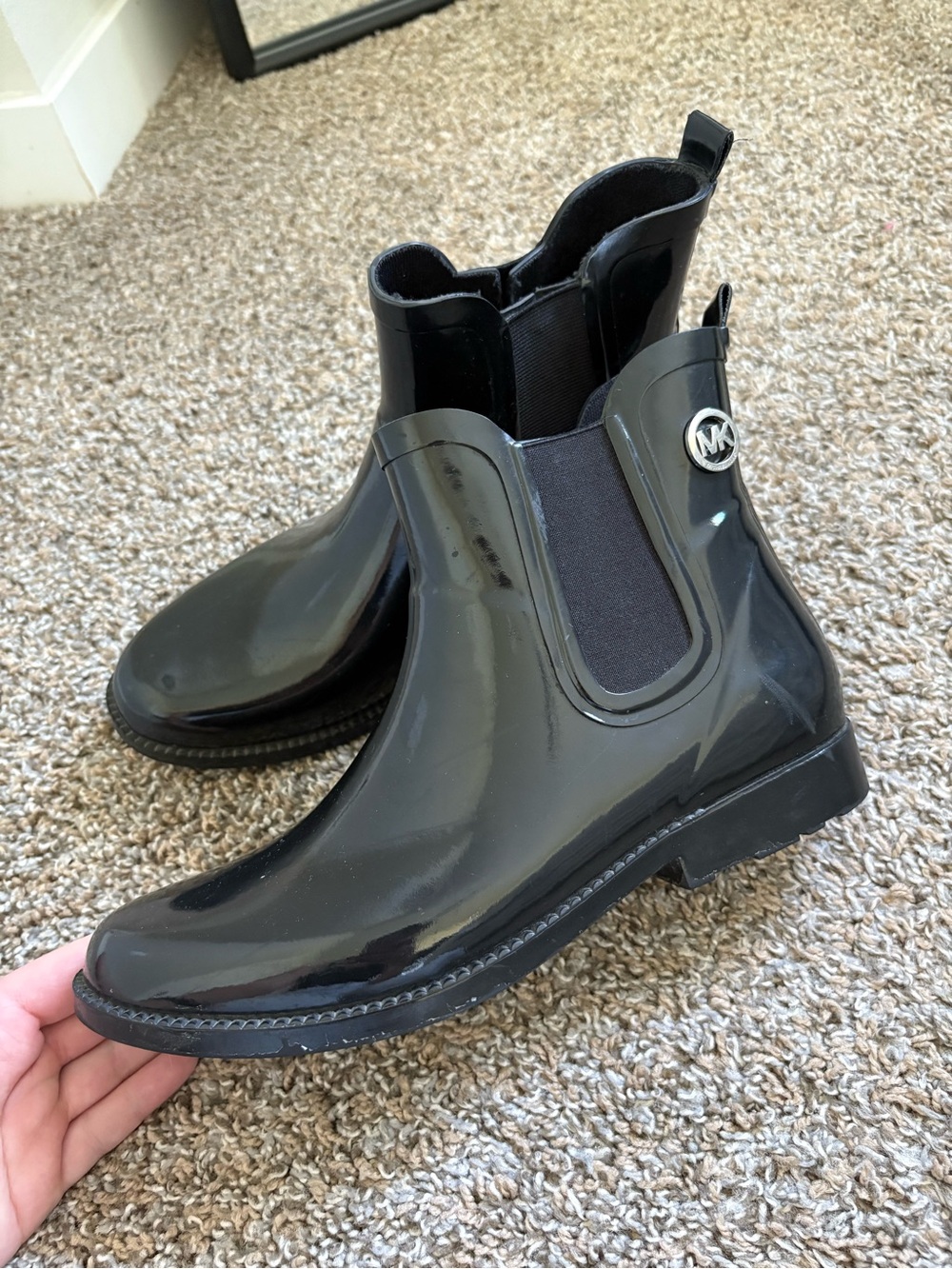 Michael Kors Black Glossy Chelsea Rain Boots • Size 8 - Picture 7 of 8